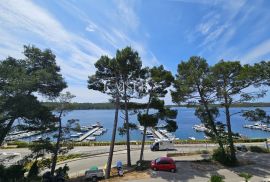 Otok Lošinj, Mali Lošinj - kuća prvi red do mora, Mali Lošinj, Casa