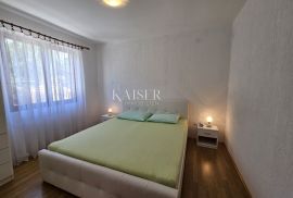 Otok Krk, Malinska - kuća sa 4 apartmana, Malinska-Dubašnica, بيت