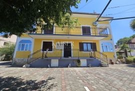 Otok Krk, Malinska - kuća sa 4 apartmana, Malinska-Dubašnica, House