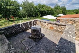 Istra - Lovreč, PRILIKA kamena Istarska kuća sa imanjem 9000m2, Sveti Lovreč, House