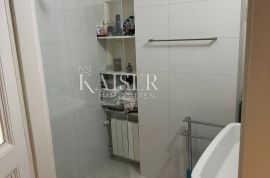 Rijeka, Pećine - Predivan sunčan stan prvi red do mora + apartman u suterenu 135 m2, Rijeka, Appartment