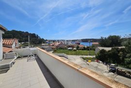 Otok Lošinj, Mali Lošinj - poslovni prostor 1. red do mora, Mali Lošinj, Propiedad comercial