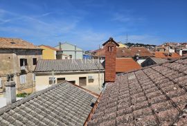 Otok Lošinj, Mali Lošinj - dvije kuće u staroj jezgri, Mali Lošinj, Kuća