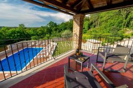 Istra - Villa s bazenom i okućnicom 1000 m2, Tinjan, Haus