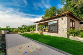 Istra - Villa s bazenom i okućnicom 1000 m2, Tinjan, Maison