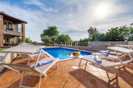 Istra - Villa s bazenom i okućnicom 1000 m2, Tinjan, Famiglia