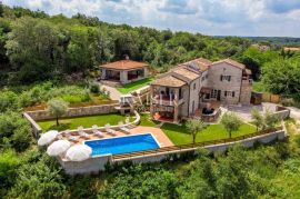 Istra - Villa s bazenom i okućnicom 1000 m2, Tinjan, Ev