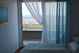 Jadranovo, etaža s prekrasnim pogledom, Crikvenica, Appartement