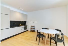 Opatija, Volosko- Stan udaljen 10 metara od mora, Opatija, Apartamento