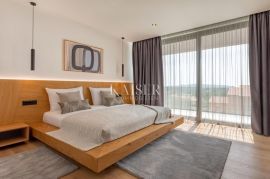 Istra - Labin - vila s bazenom, 320 m2, Labin, Casa