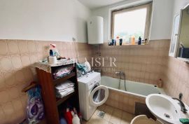 Lovran – Prostran stan 3S+DB lijepog rasporeda s 2 balkona, Lovran, Appartement