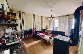 Lovran – Prostran stan 3S+DB lijepog rasporeda s 2 balkona, Lovran, Appartement