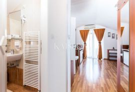 Lovran – Apartmanska vila s velikim zemljištem i projektom za boutique hotel, Lovran, Famiglia