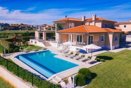 Istra - okolica Poreča - vila s bazenom, 380 m2, Poreč, Famiglia