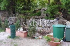 Hreljin - kuća sa 4 stana, 900 m2 okućnice, Bakar, Maison