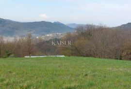 Istra, Motovun-građevinsko zemljište s pogledom na jezero Butoniga, Motovun, Terra