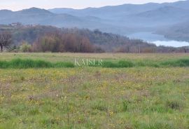 Istra, Motovun-građevinsko zemljište s pogledom na jezero Butoniga, Motovun, Tierra