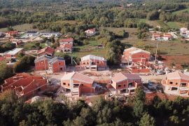 Labin - novogradnja s bazenom, 150 m2, Labin, Famiglia