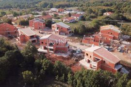 Labin - novogradnja s bazenom, 150 m2, Labin, Famiglia