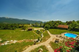 Korenica - turistički kompleks u blizini NP Plitvice, Plitvička Jezera, Terrain