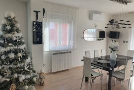 Rijeka, Drenova - Dvoetažni stan sa predivnom okućnicom, Rijeka, Appartement