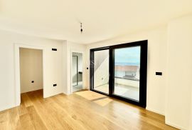 Opatija, Pobri – Luksuzan dvoetažni stan s okućnicom i pogledom na more (S2), Opatija - Okolica, Appartment