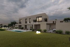 Istra - Poreč, vila pogled more 351.20m2, Poreč, Haus