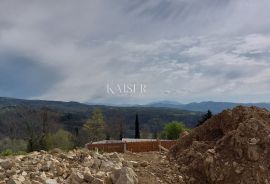 Istra - Motovun, zemljište sa građevinskom dozvolom za kuću, Motovun, Terrain