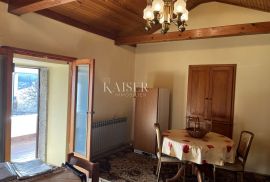 Krk, Gostinjac - Kuća sa pet apartmana 505 m2 i okućnicom od 1000 m2, Dobrinj, House