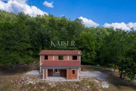 Istra, Kotli - kuća u izgradnji s velikim zemljištem 2400 m2 + 5100 m2, Buzet, Haus