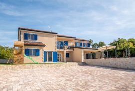 Otok Krk, Dobrinj - ekskluzivna villa 325m2, Dobrinj, Ev