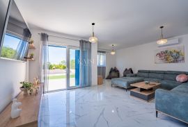 Otok Krk, Dobrinj - ekskluzivna villa 325m2, Dobrinj, بيت