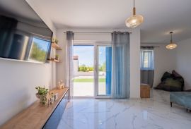 Otok Krk, Dobrinj - ekskluzivna villa 325m2, Dobrinj, Haus