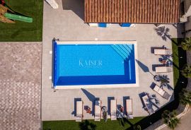 Otok Krk, Dobrinj - luksuzna villa 185m2, Dobrinj, Casa