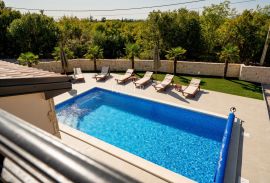 Otok Krk, Dobrinj - luksuzna villa 185m2, Dobrinj, Famiglia