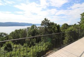 Rabac - novogradnja s panoramskim pogledom na more, 100 m2, Kršan, Ev