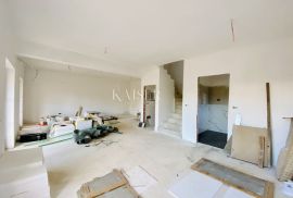 Krk, Risika – Novoizgrađena kamena vila, 150 m2, Vrbnik, Maison