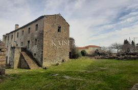 Buje - kamena kuća s ogromnim potencijalom, Buje, Arazi