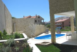 Otok Krk, Baška - dvojna kuća s bazenom, Baška, House