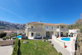 Otok Krk, Baška - dvojna kuća s bazenom, Baška, House