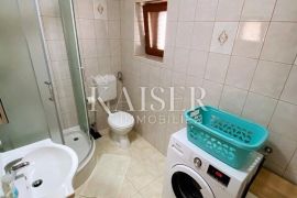 Otok Krk, Njivice - apartmanska kuća sa pogledom na more, Omišalj, House