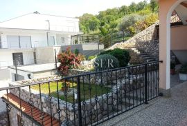 Otok Krk, Njivice - apartmanska kuća sa pogledom na more, Omišalj, House