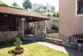 Otok Krk, Njivice - apartmanska kuća sa pogledom na more, Omišalj, House