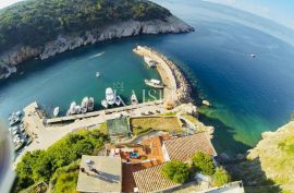 Vrbnik – Kuća s neponovljivom pozicijom i pogledom, Vrbnik, Дом