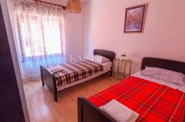 Starigrad, Paklenica - Kuća sa privatnim izlazom na more, Karlobag, Maison