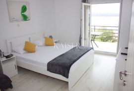 Crikvenica - kuća sa osam apartmana i bazenom, Crikvenica, Kuća