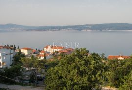 Crikvenica - kuća sa osam apartmana i bazenom, Crikvenica, Casa