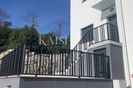 Opatija - luksuzan stan 150 m2 s pogledom na more i okućnica 100m2, Opatija, Kвартира