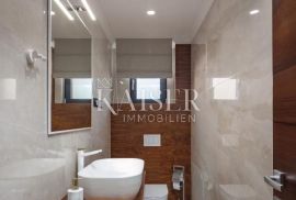 Malinska - Stan 126 m2, 80 m od mora - kompletno namješten, Malinska-Dubašnica, Appartement