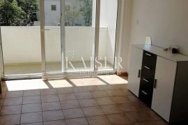 Jadranovo, dvoetažni stan na lijepoj lokaciji, Crikvenica, Apartamento